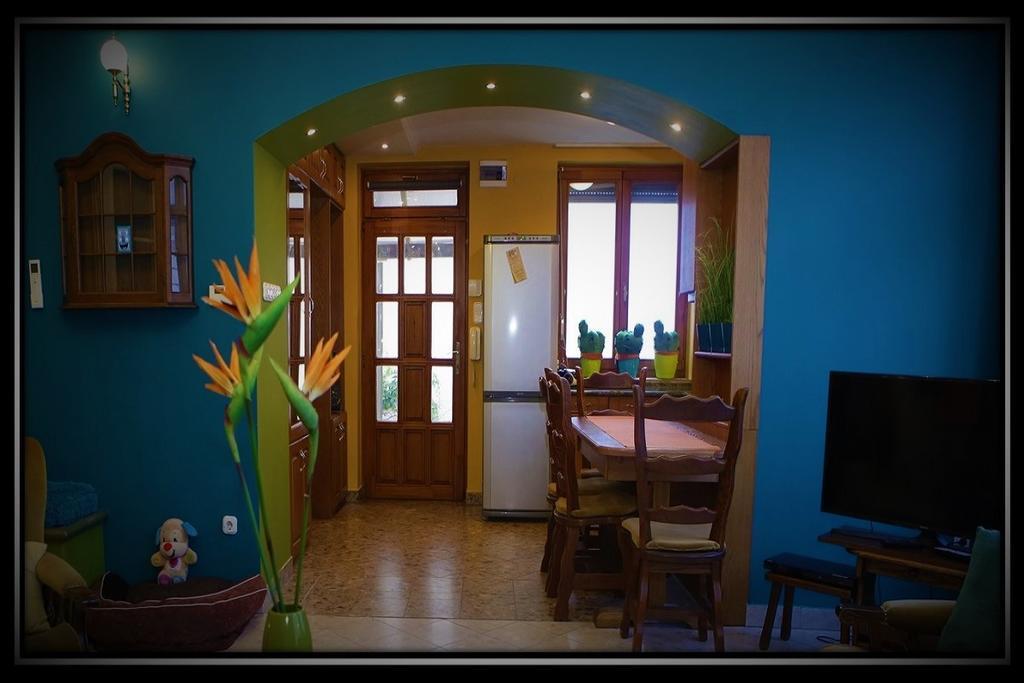 Apartamento Happy Colours In Old Town Kecskemét Exterior foto